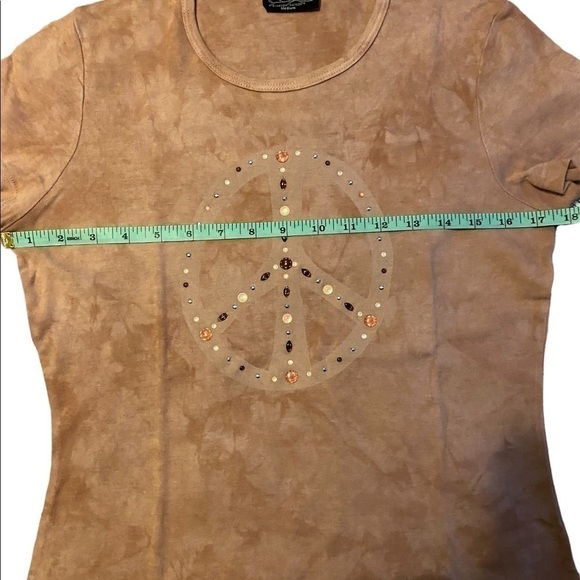 𝅺tryst, Peace Tee size Medium - Picture 3 of 5